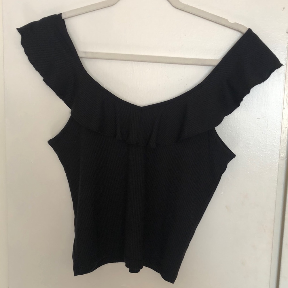 Tresics Black Off-Shoulder Ruffle Crop Top